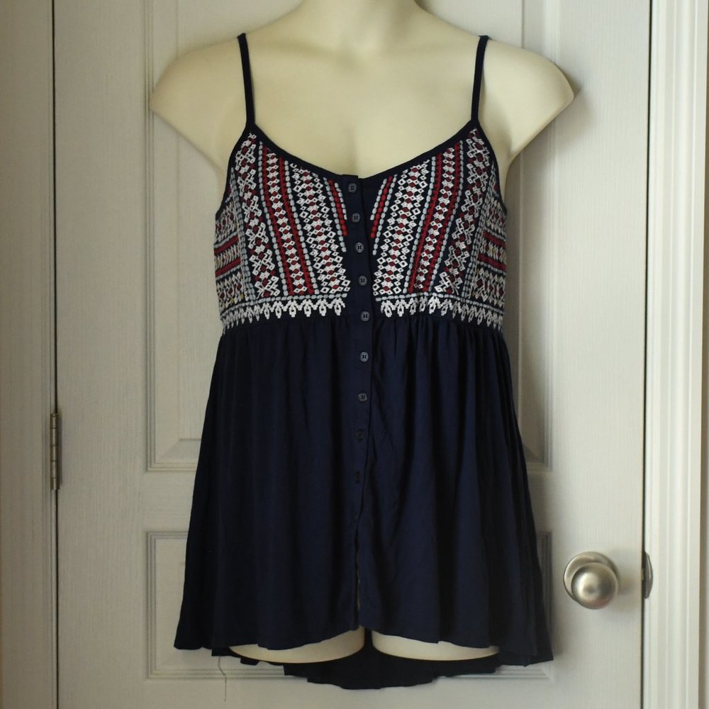 EUC Torrid Embroidered Tank Top